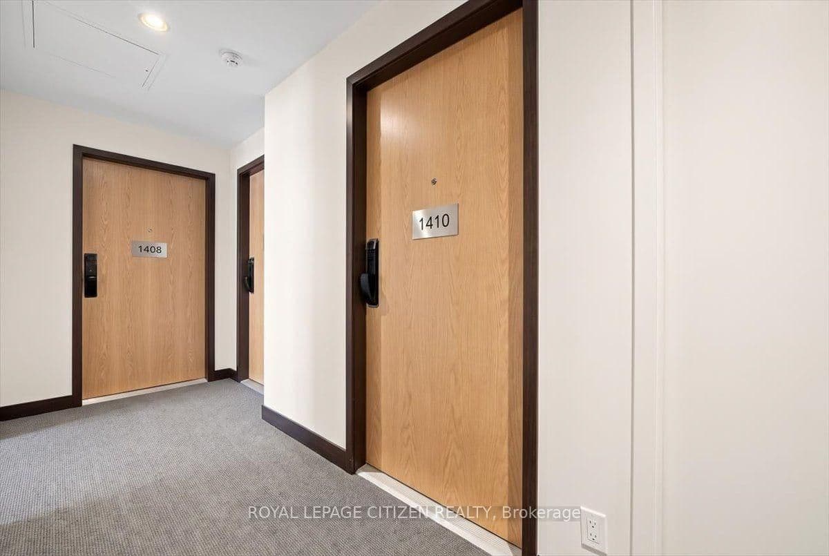 109 Erskine Avenue, Unit 1410 thumbnail 2