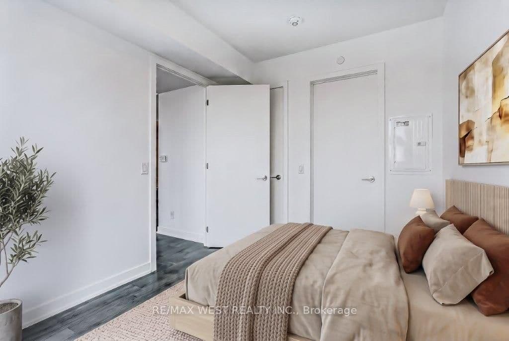 100 Queen Street E, Unit 2808 thumbnail 13