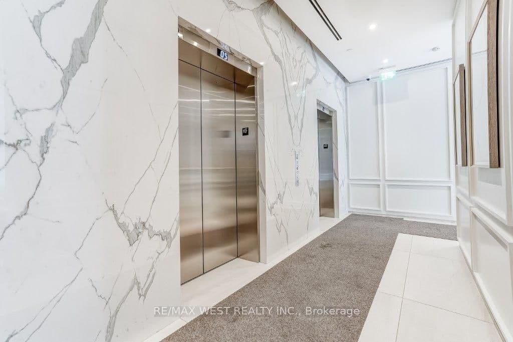 100 Queen Street E, Unit 2808 thumbnail 4
