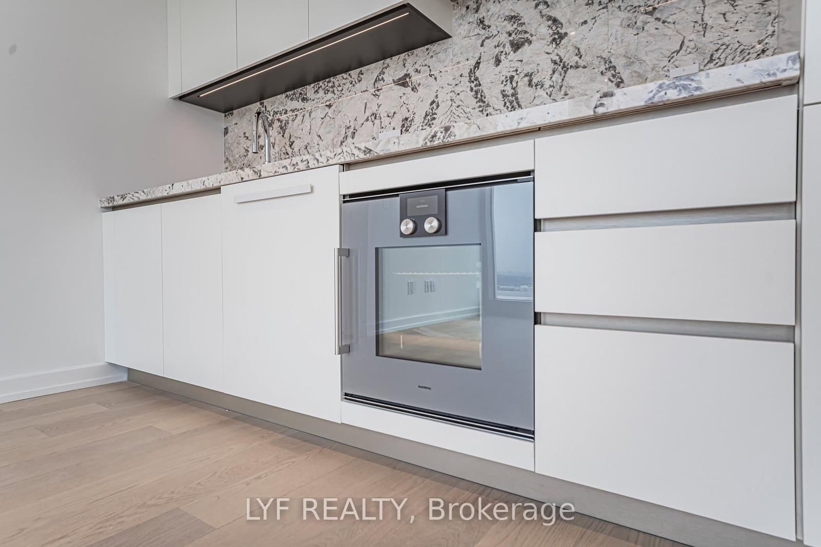 1315 Bay Street, Unit 3002 thumbnail 18