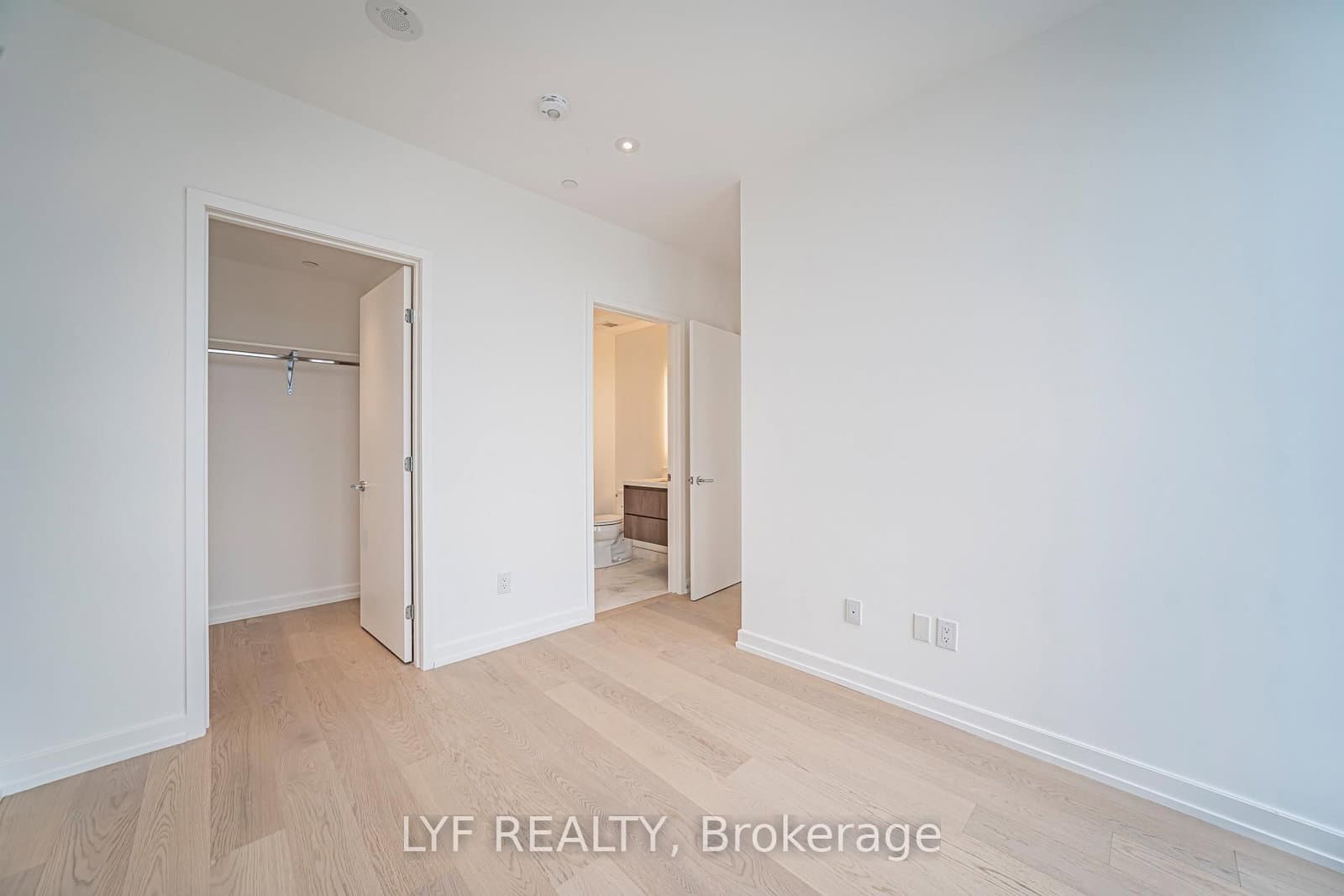 1315 Bay Street, Unit 3002 thumbnail 23