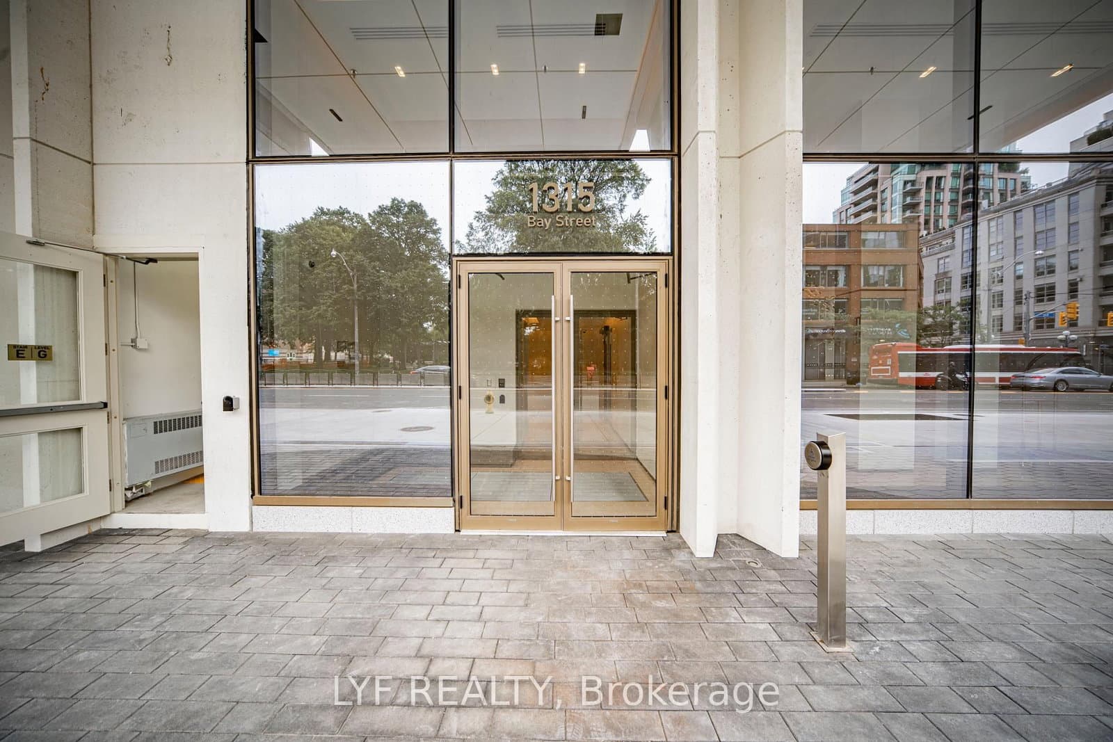 1315 Bay Street, Unit 3002 thumbnail 4