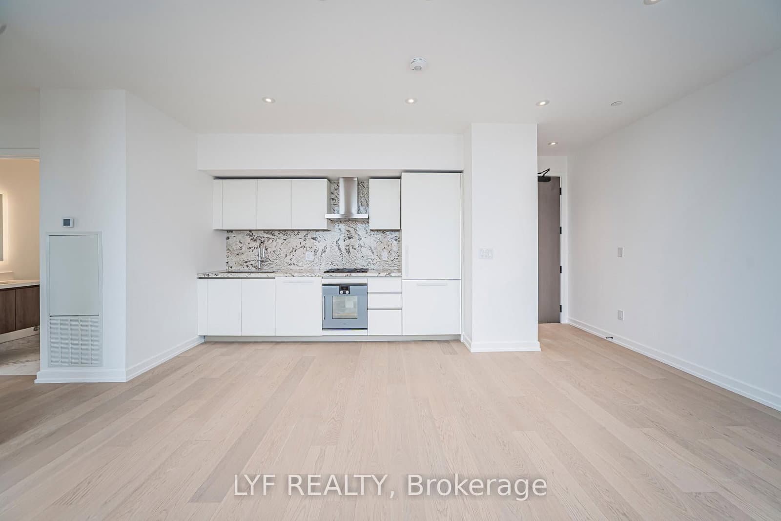 1315 Bay Street, Unit 3002 thumbnail 9