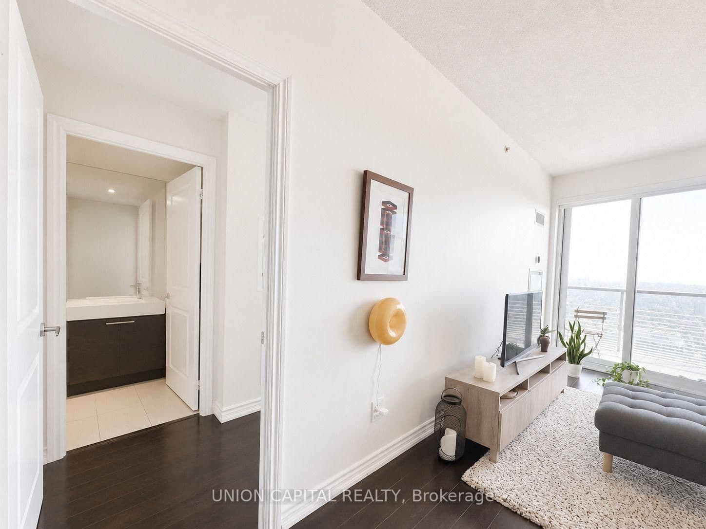 386 Yonge Street, Unit 4903 thumbnail 21