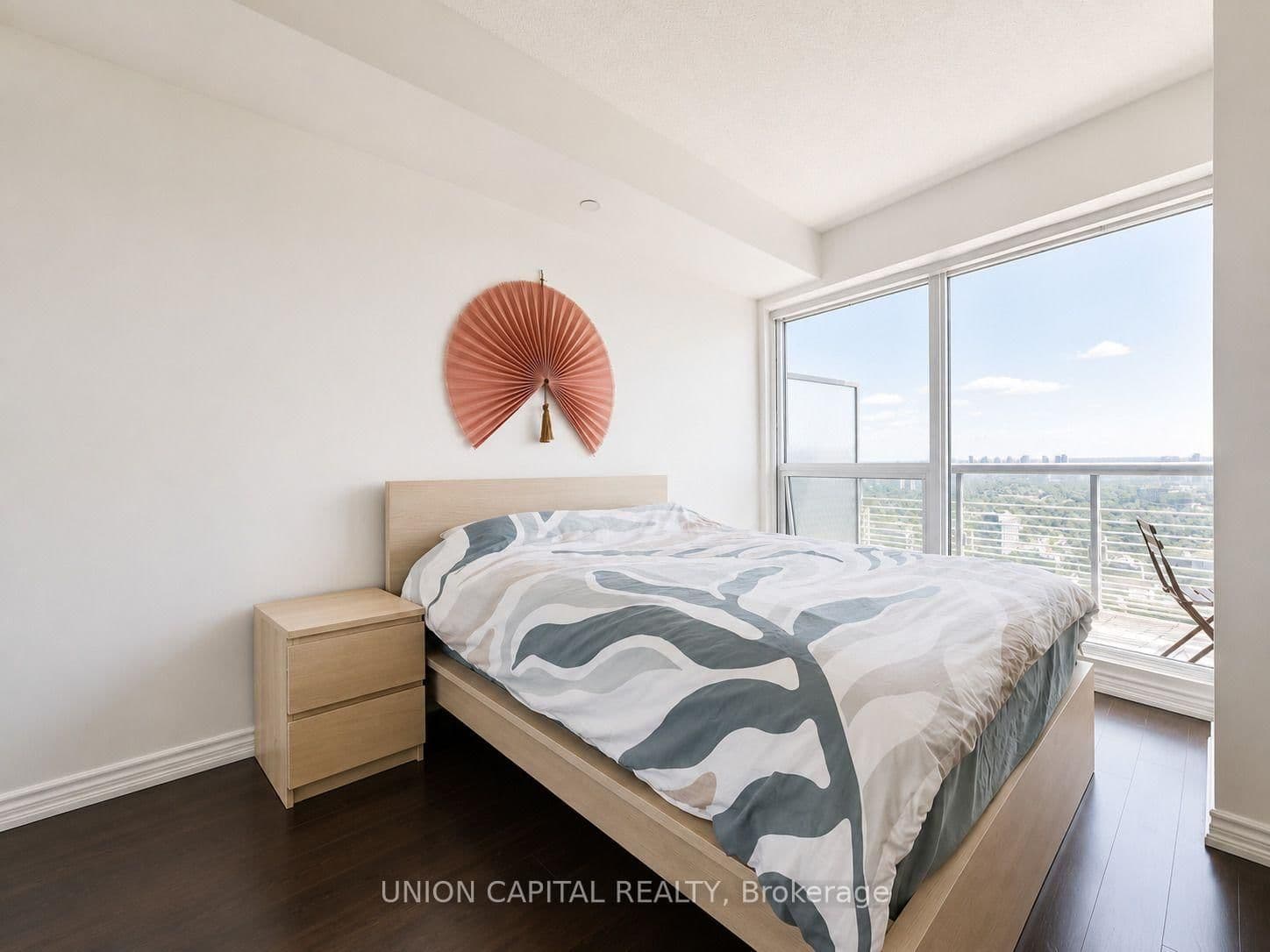 386 Yonge Street, Unit 4903 thumbnail 22