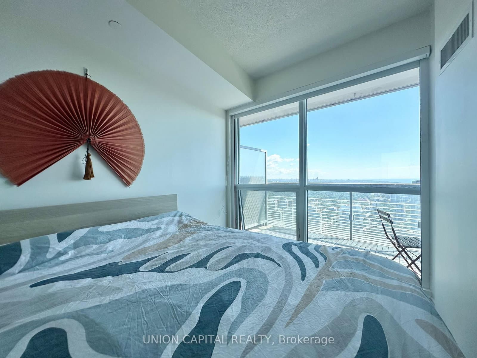 386 Yonge Street, Unit 4903 thumbnail 23