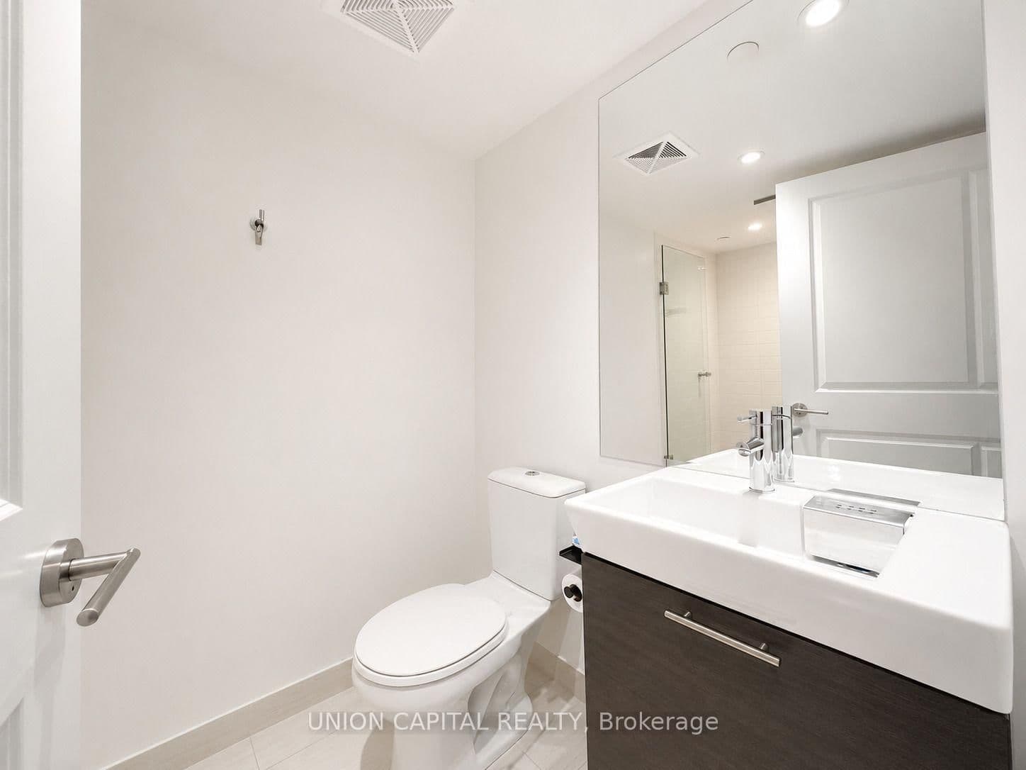 386 Yonge Street, Unit 4903 thumbnail 29