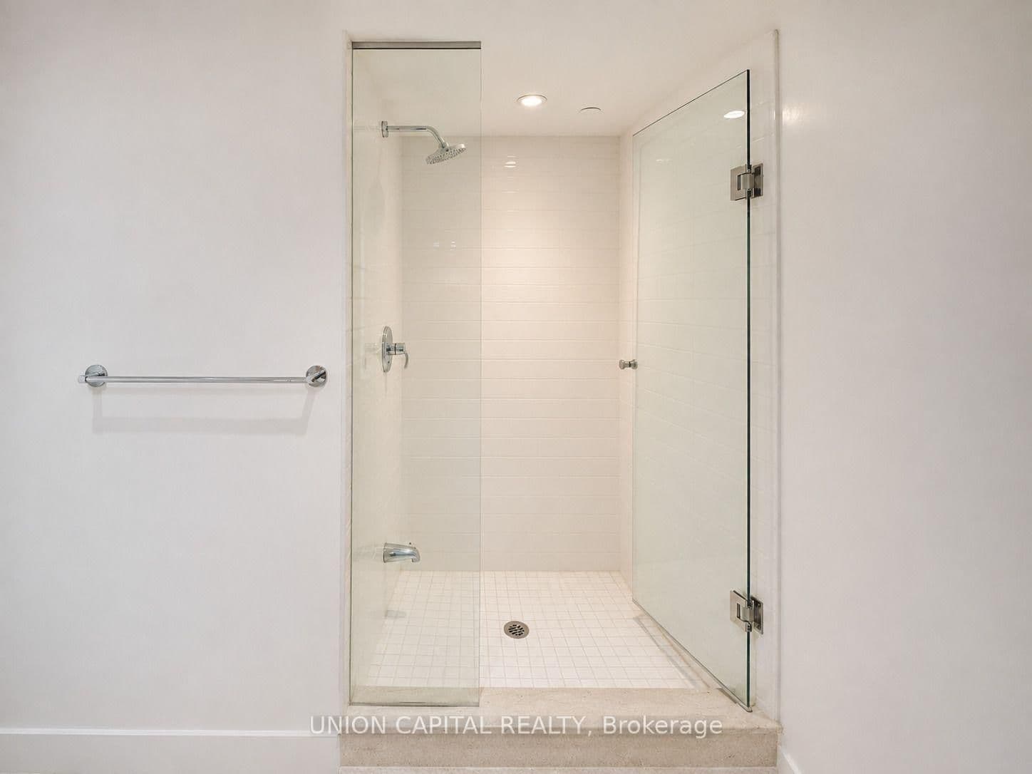 386 Yonge Street, Unit 4903 thumbnail 30