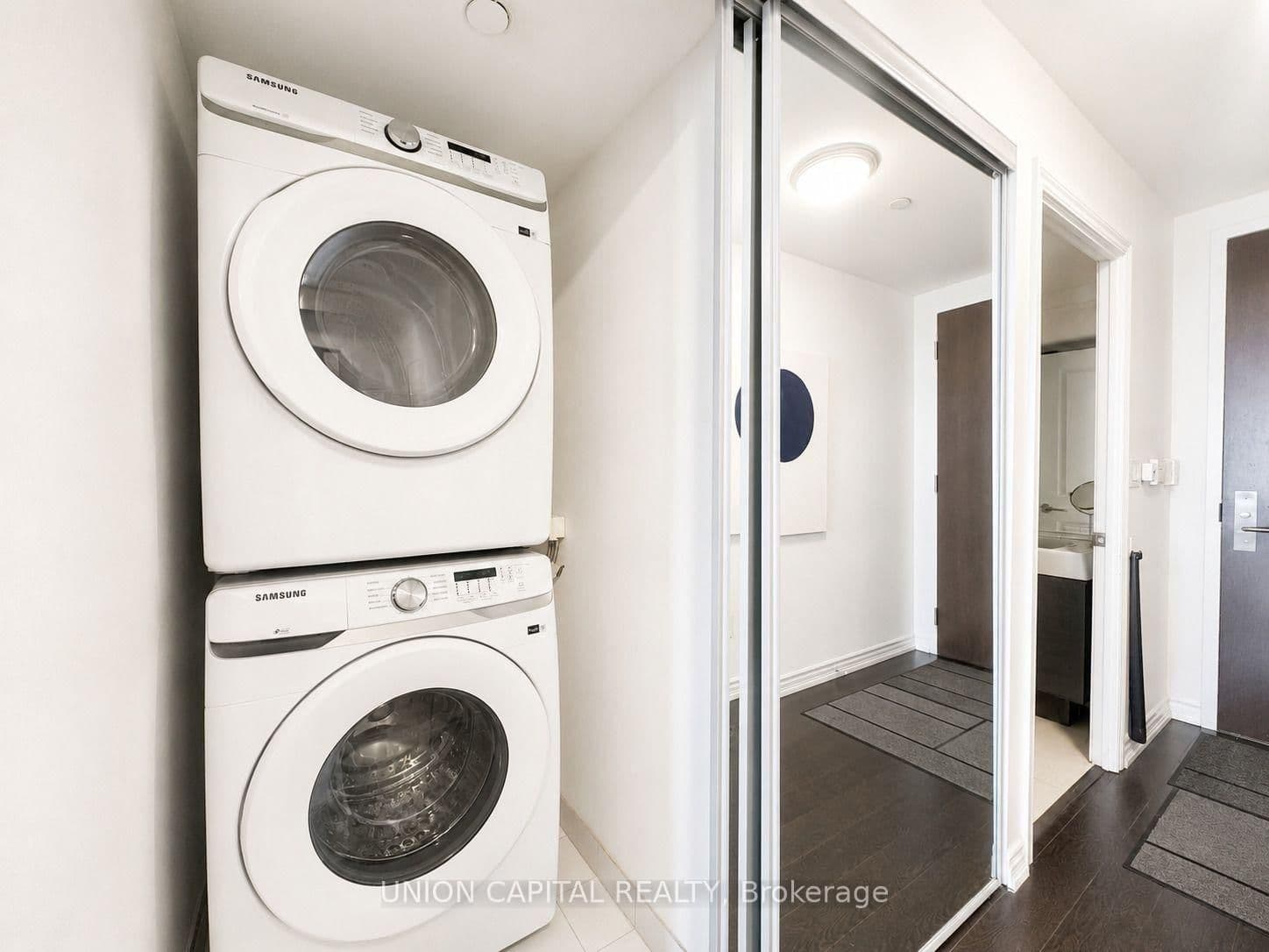 386 Yonge Street, Unit 4903 thumbnail 31