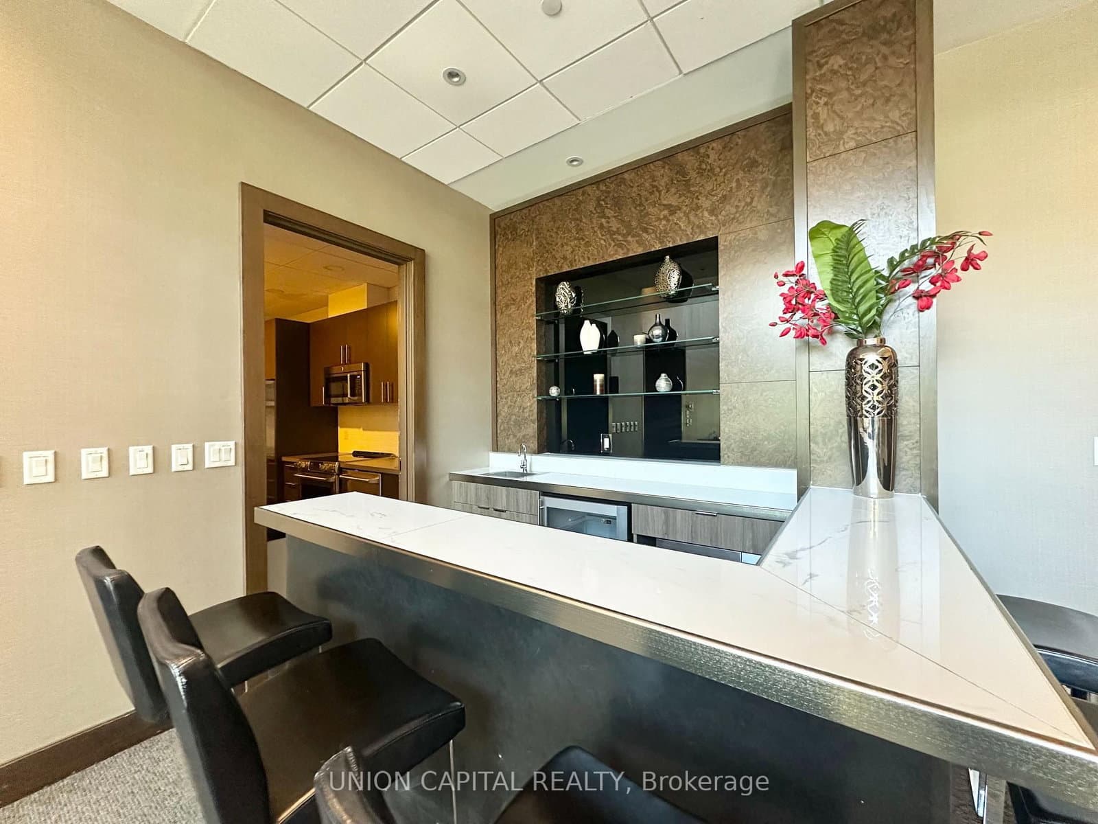 386 Yonge Street, Unit 4903 thumbnail 45