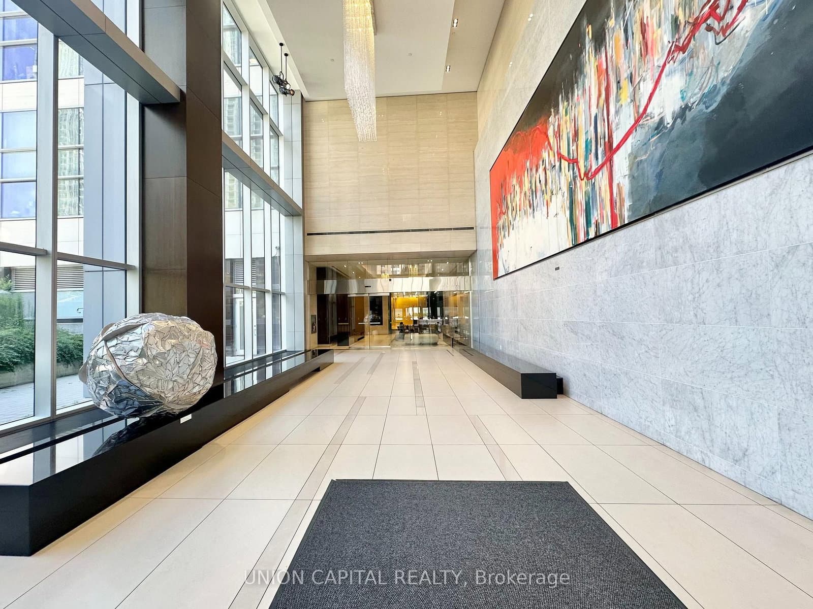 386 Yonge Street, Unit 4903 thumbnail 5