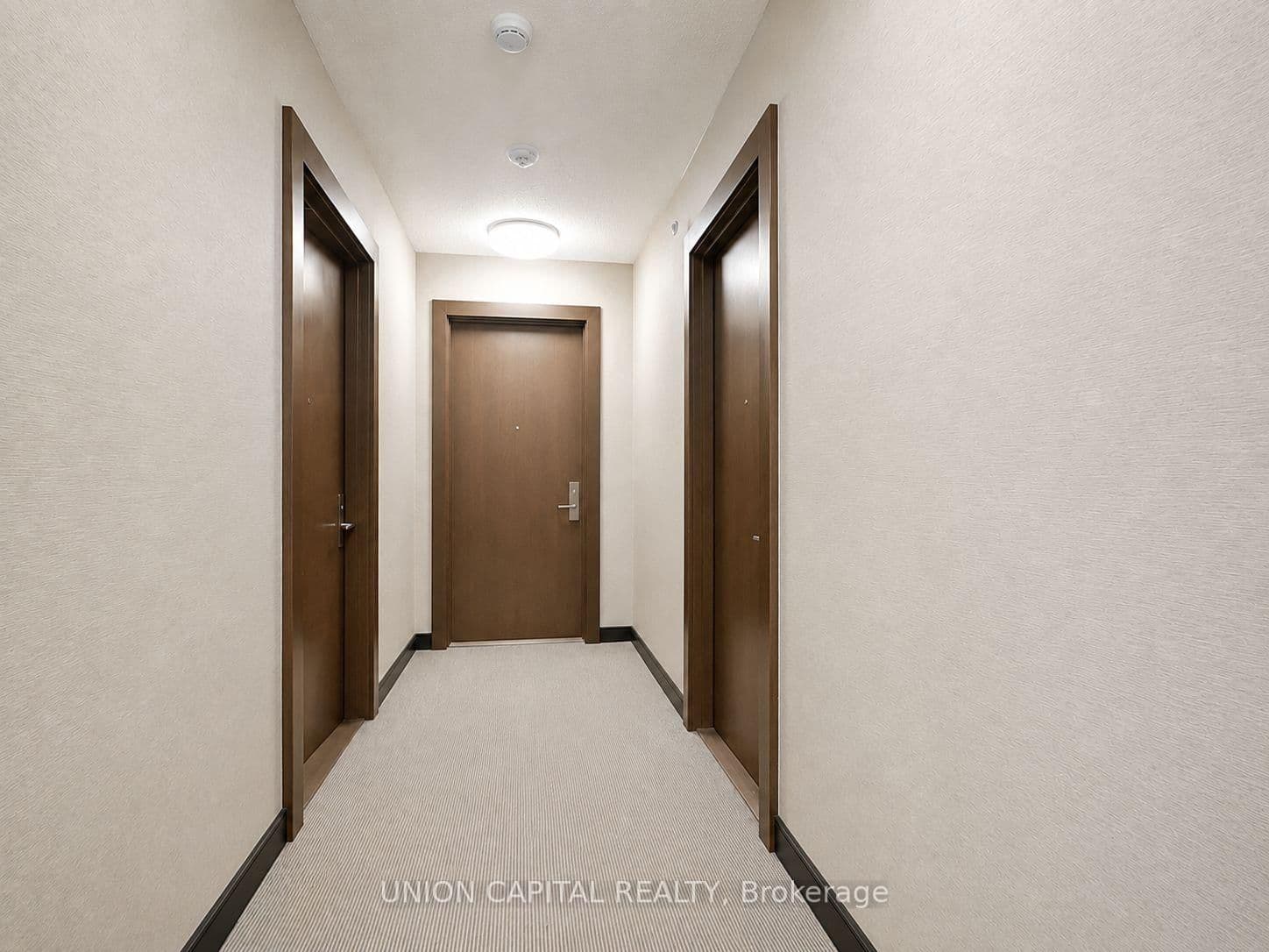 386 Yonge Street, Unit 4903 thumbnail 8