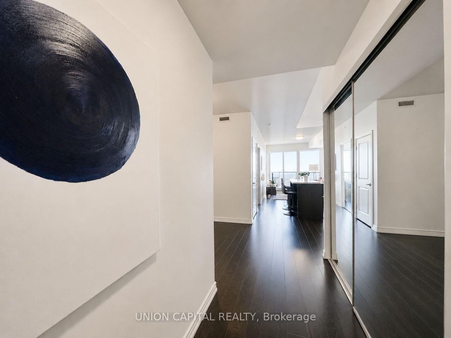 386 Yonge Street, Unit 4903 thumbnail 9