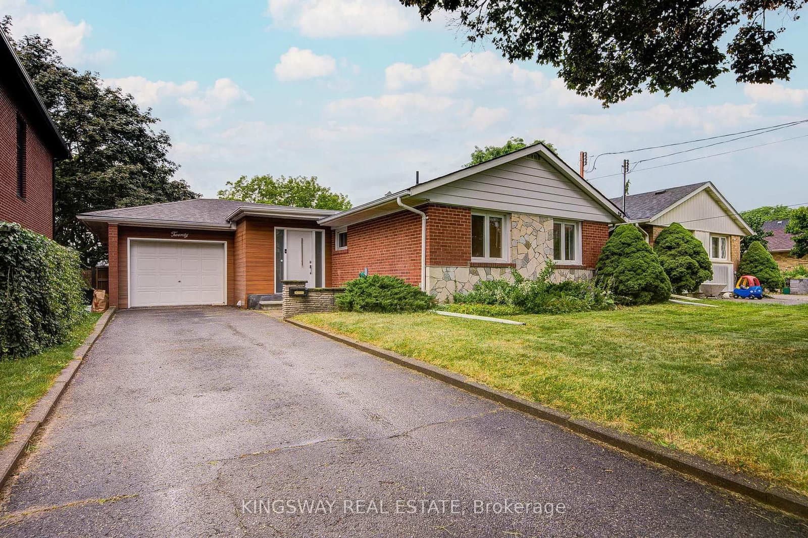 20 Wigmore Drive - Image 1