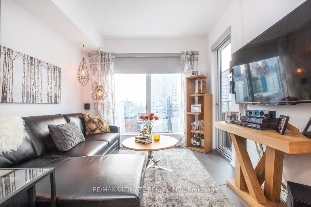 68 Shuter Street, Unit 2606 thumbnail 3