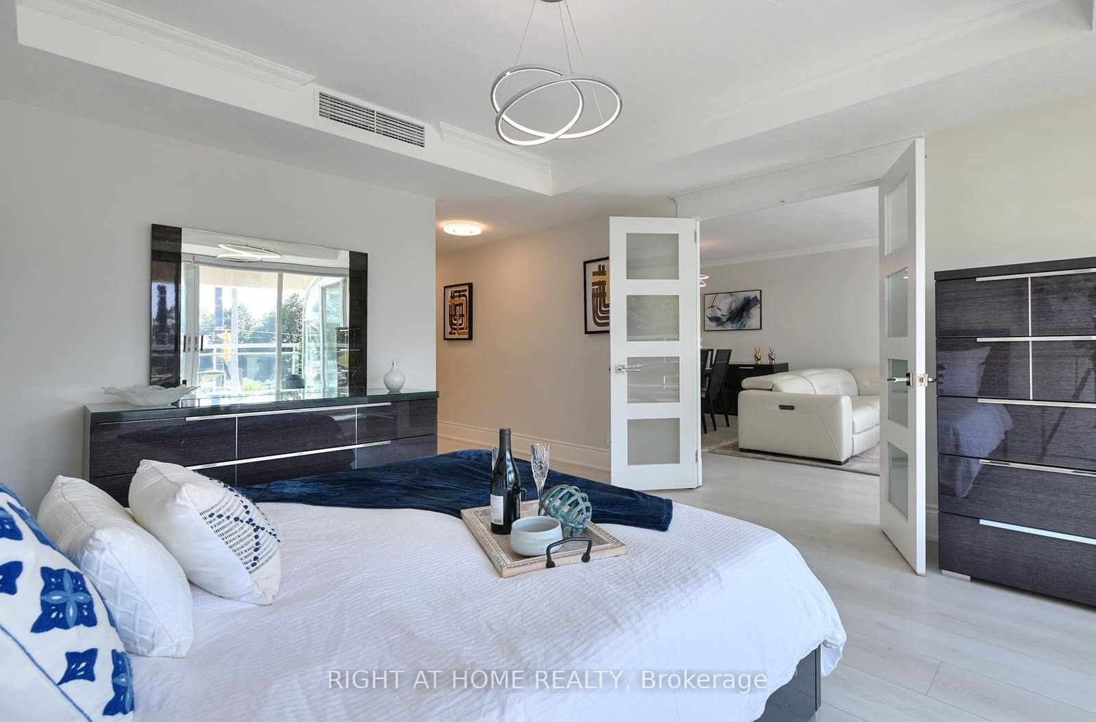 460 Queens Quay W, Unit 202E thumbnail 12