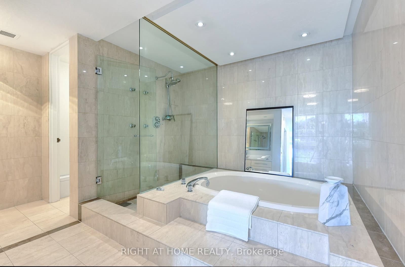 460 Queens Quay W, Unit 202E thumbnail 15