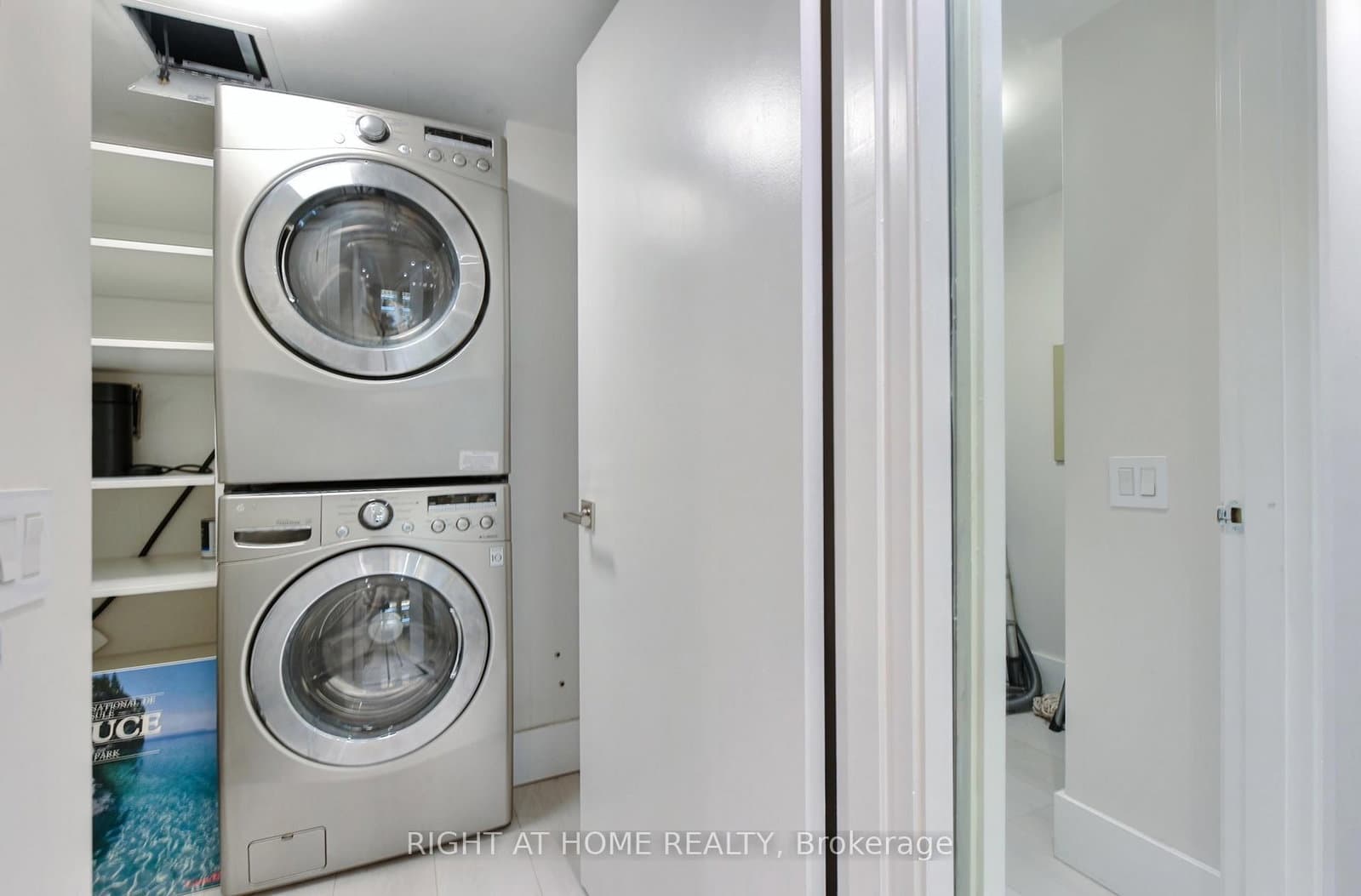 460 Queens Quay W, Unit 202E thumbnail 22