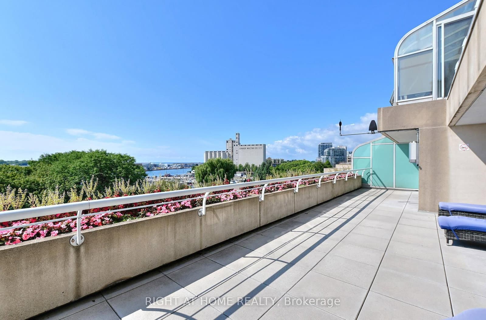 460 Queens Quay W, Unit 202E thumbnail 24