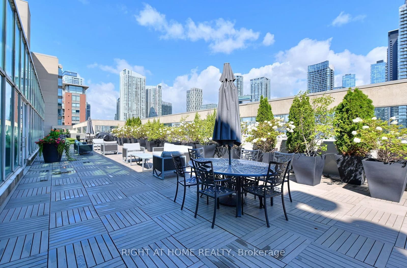 460 Queens Quay W, Unit 202E thumbnail 28