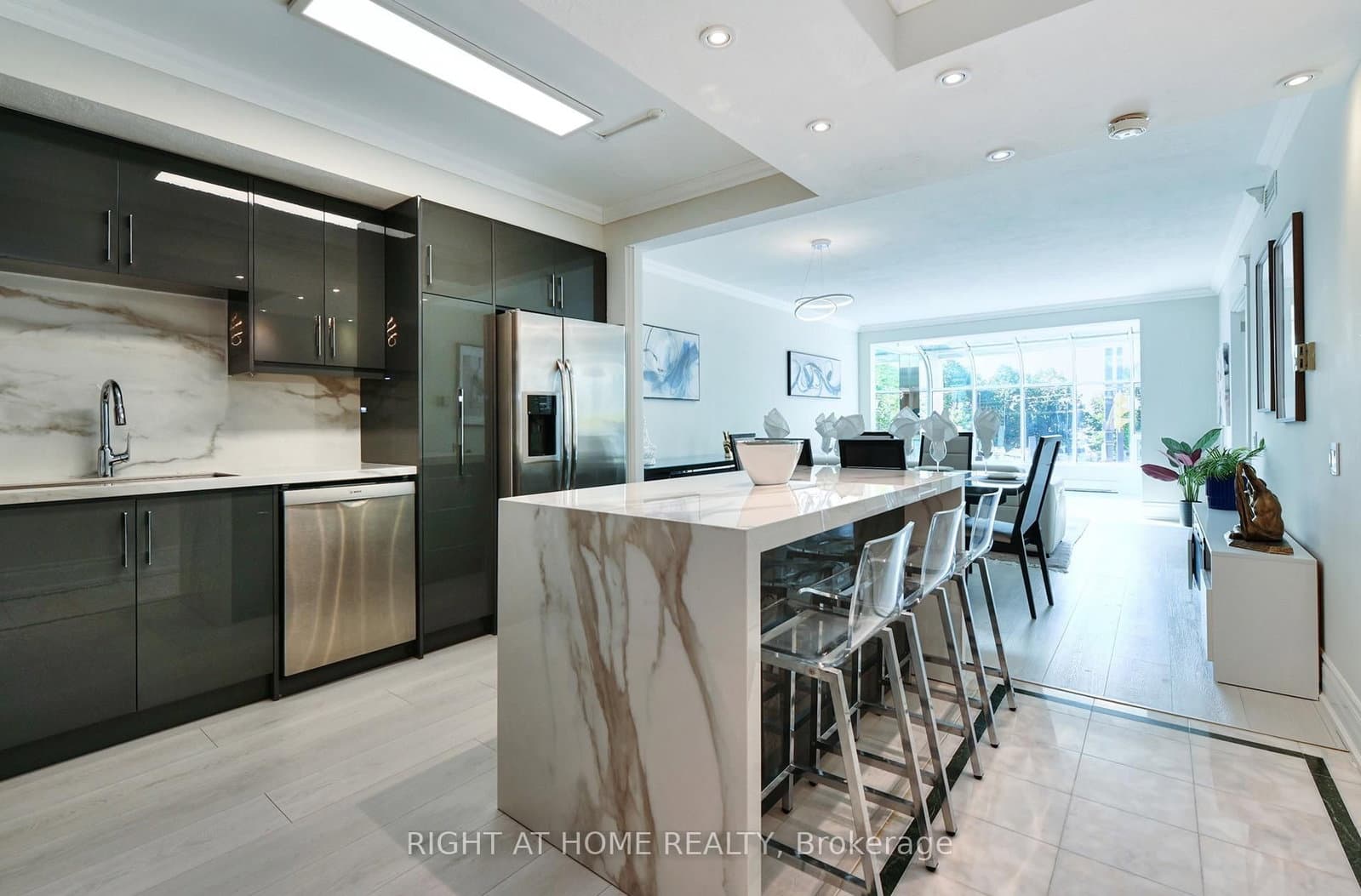 460 Queens Quay W, Unit 202E thumbnail 3