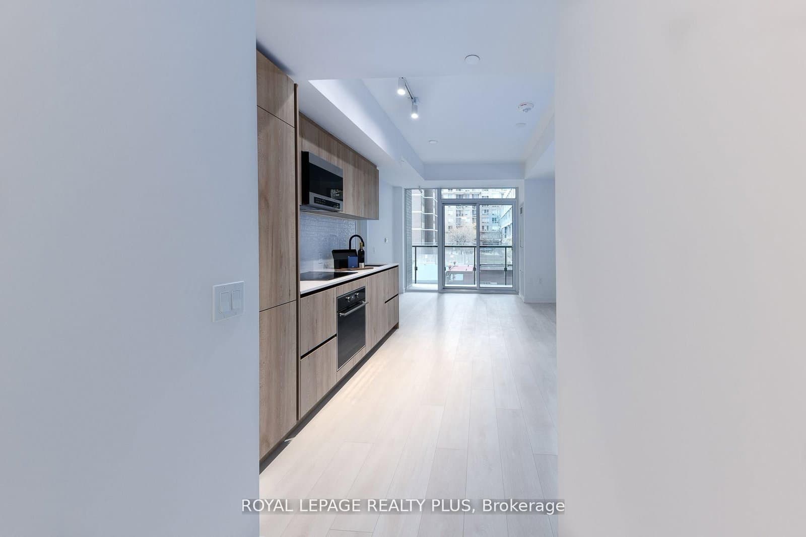 127 Broadway Avenue S, Unit 206S thumbnail 4