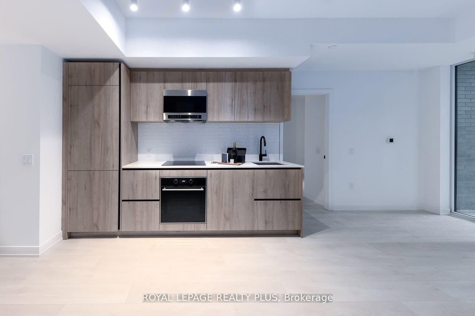 127 Broadway Avenue S, Unit 206S thumbnail 6