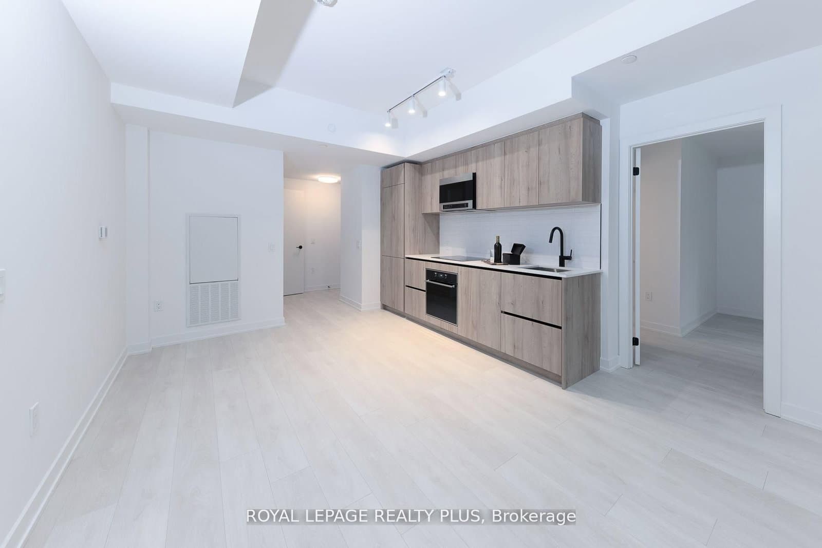 127 Broadway Avenue S, Unit 206S thumbnail 7