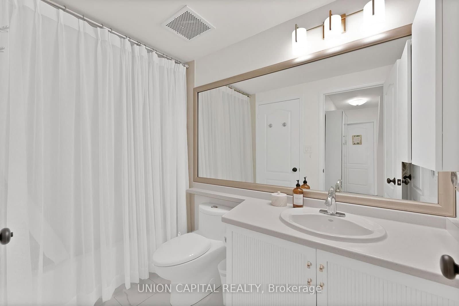 108 Finch Avenue W, Unit A3 thumbnail 14