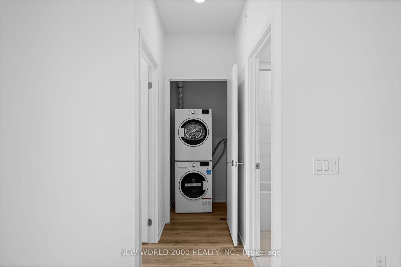 101 Roehampton Avenue, Unit 2513 thumbnail 17