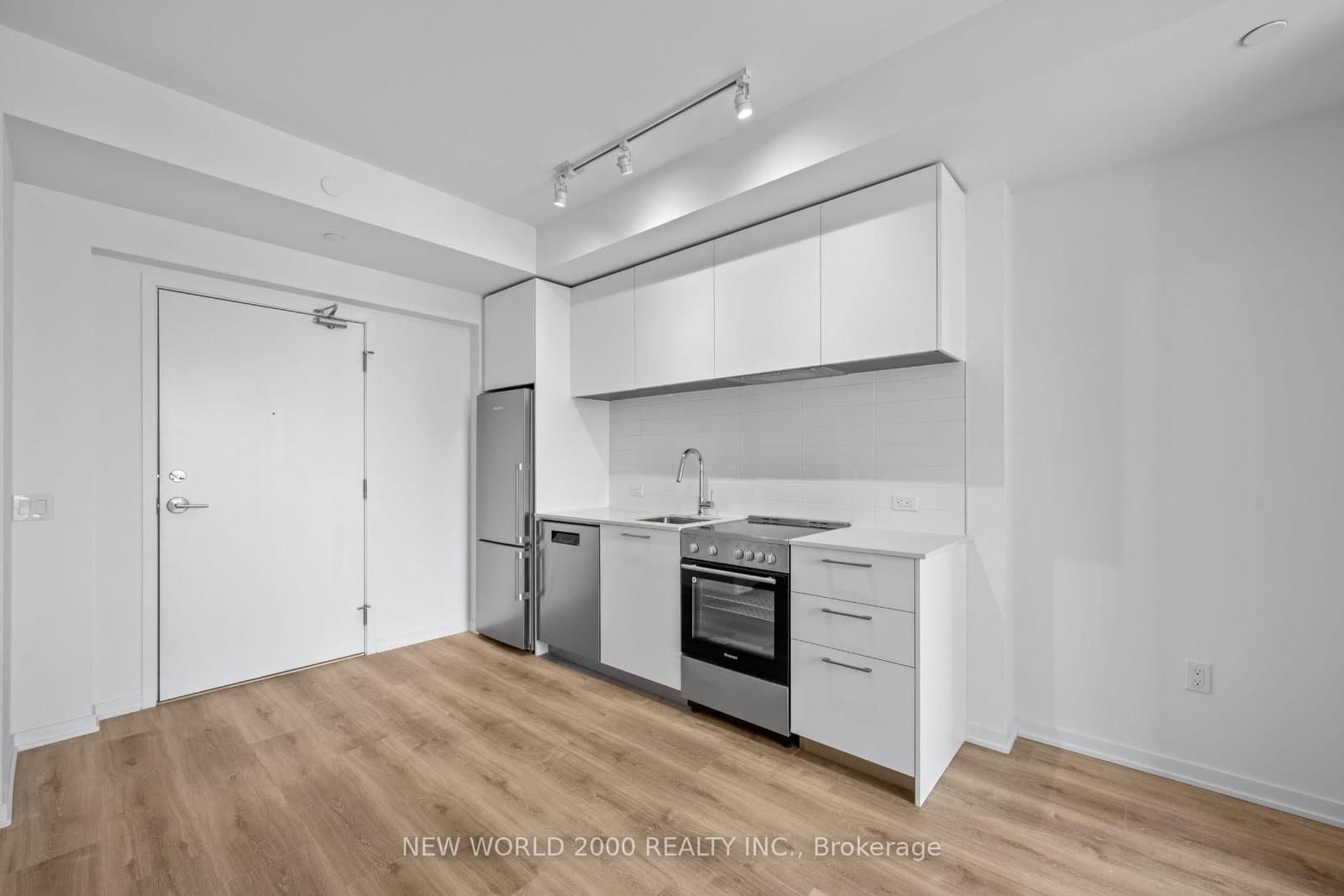101 Roehampton Avenue, Unit 2513 thumbnail 5