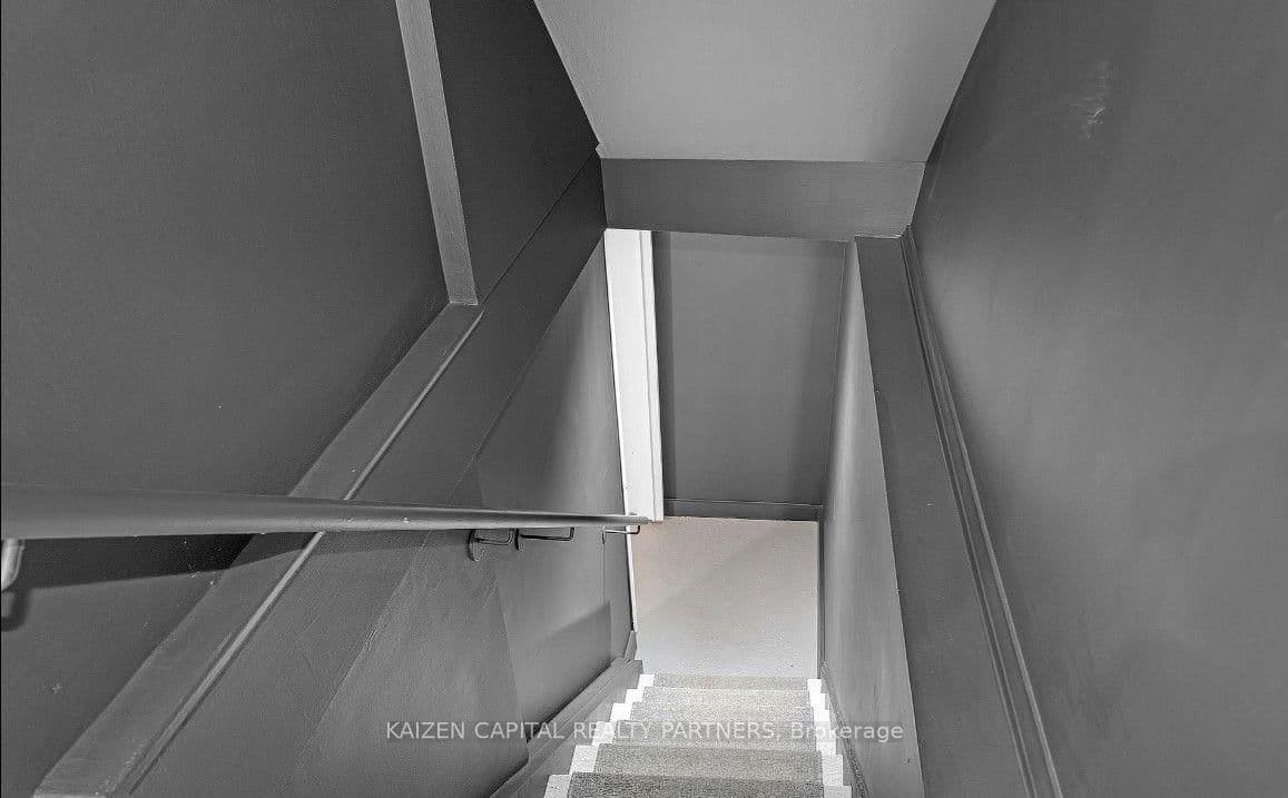 398 King Street E thumbnail 10