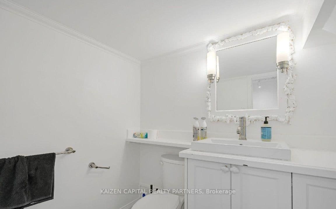 398 King Street E thumbnail 15