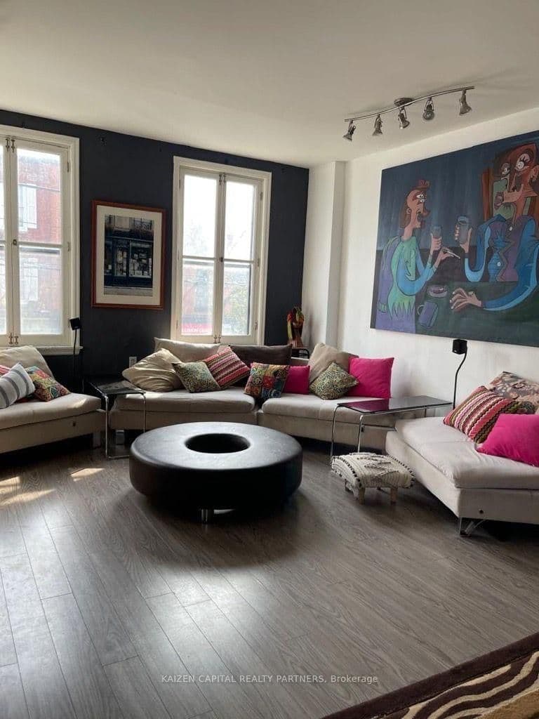 398 King Street E thumbnail 18