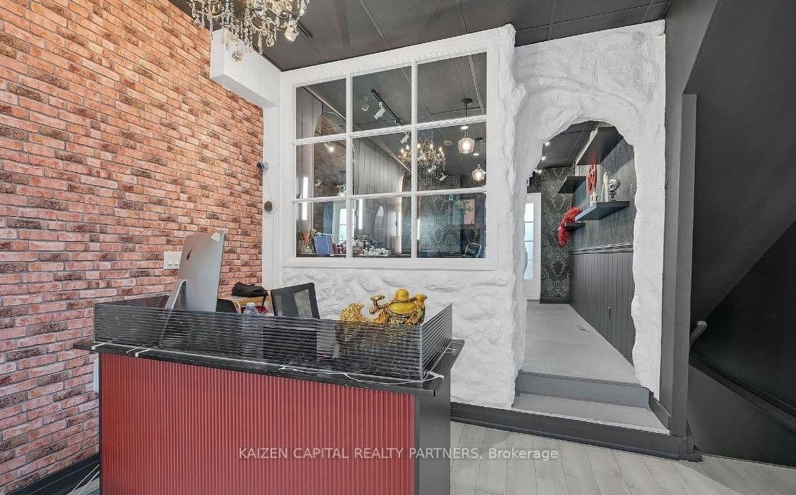 398 King Street E thumbnail 9
