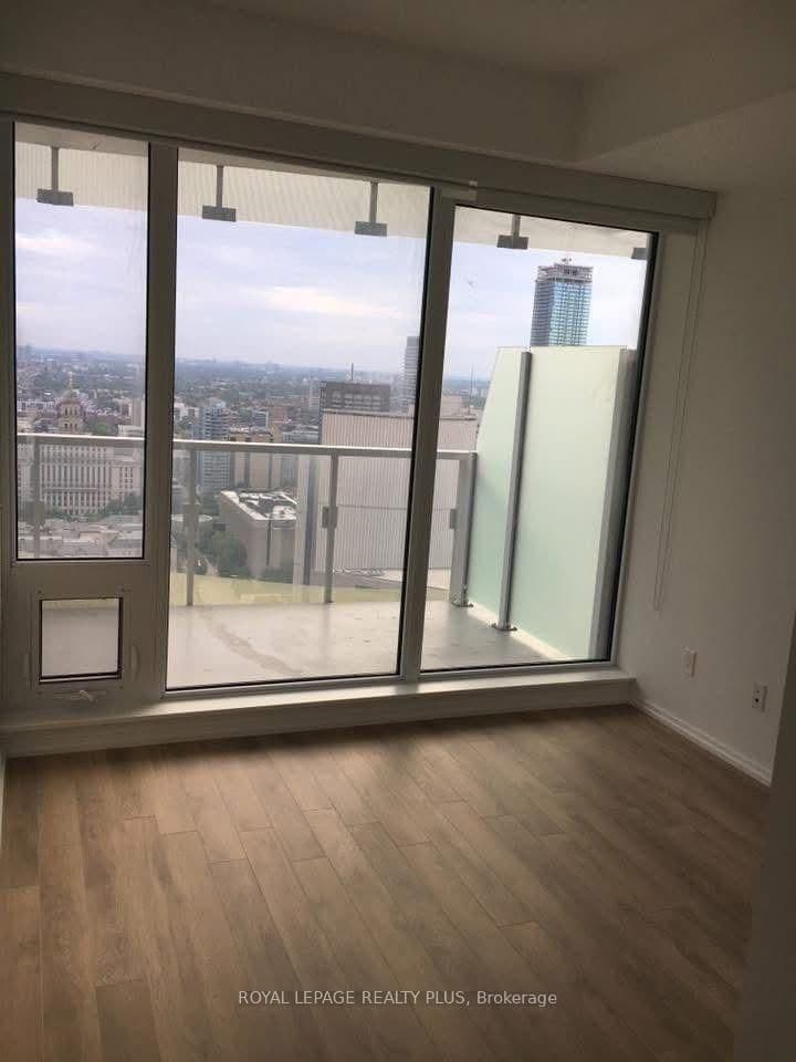 197 Yonge Street, Unit 3509 thumbnail 11