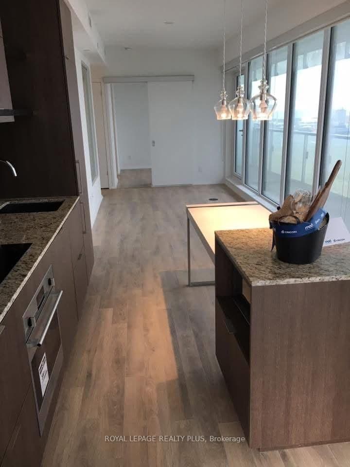 197 Yonge Street, Unit 3509 thumbnail 5