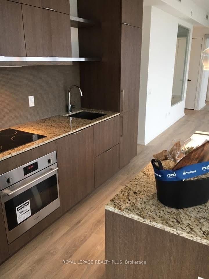 197 Yonge Street, Unit 3509 thumbnail 6