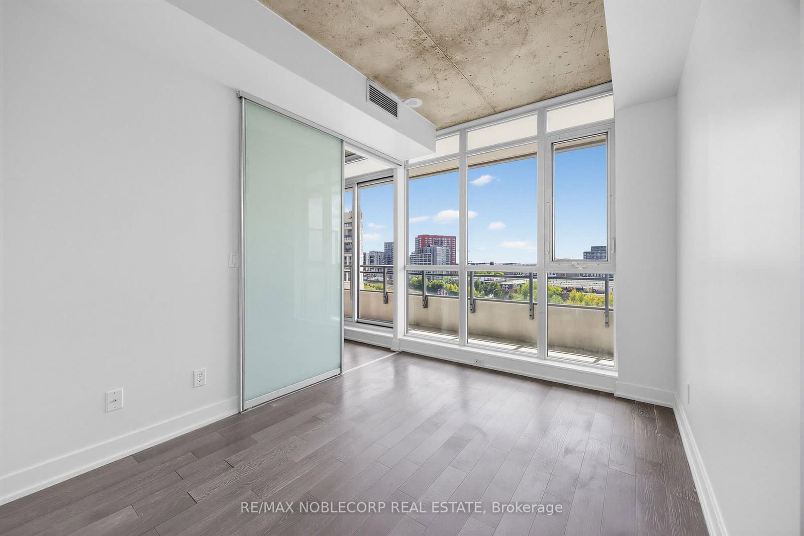 20 Minowan Miikan Lane, Unit 1006 thumbnail 12