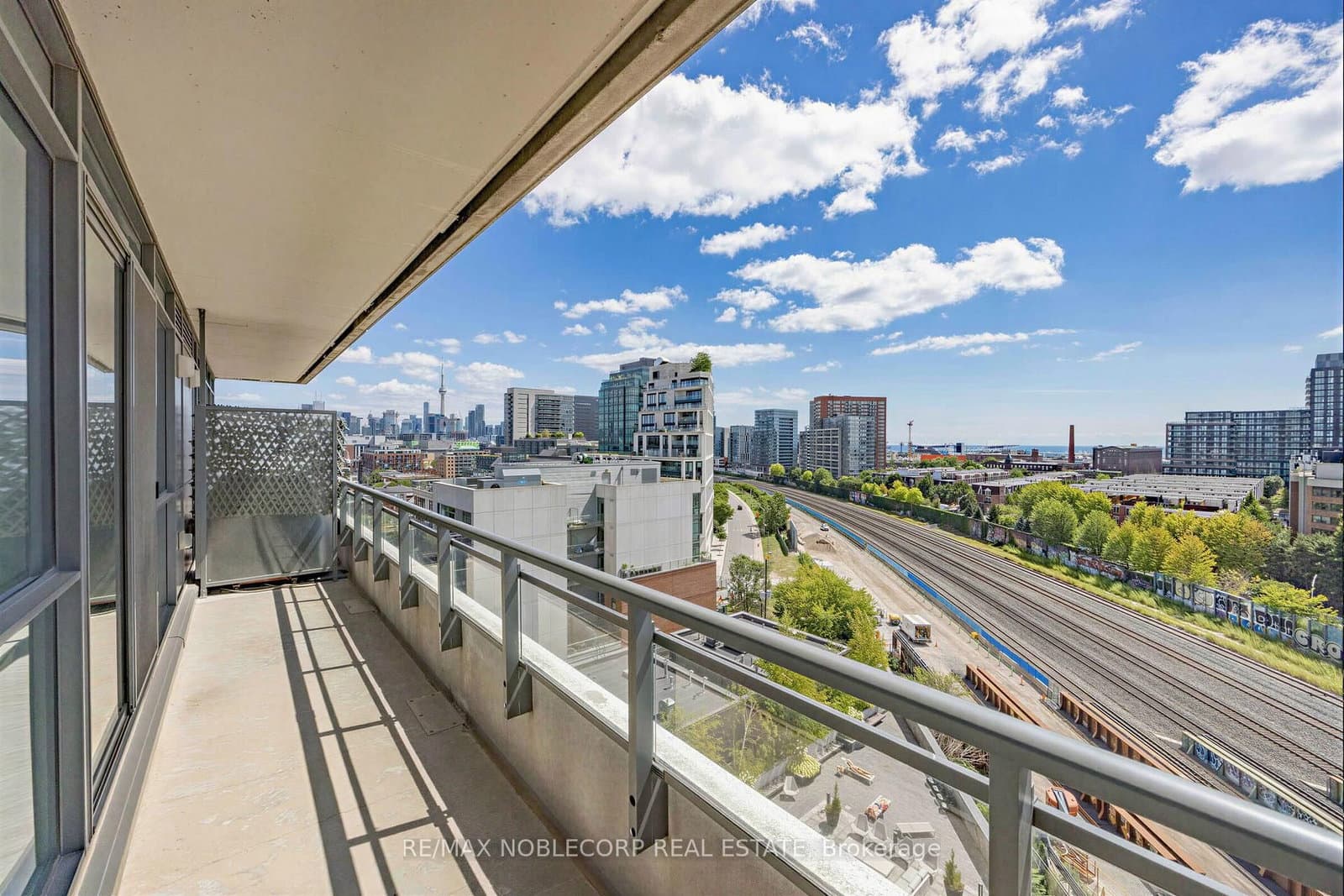 20 Minowan Miikan Lane, Unit 1006 thumbnail 18