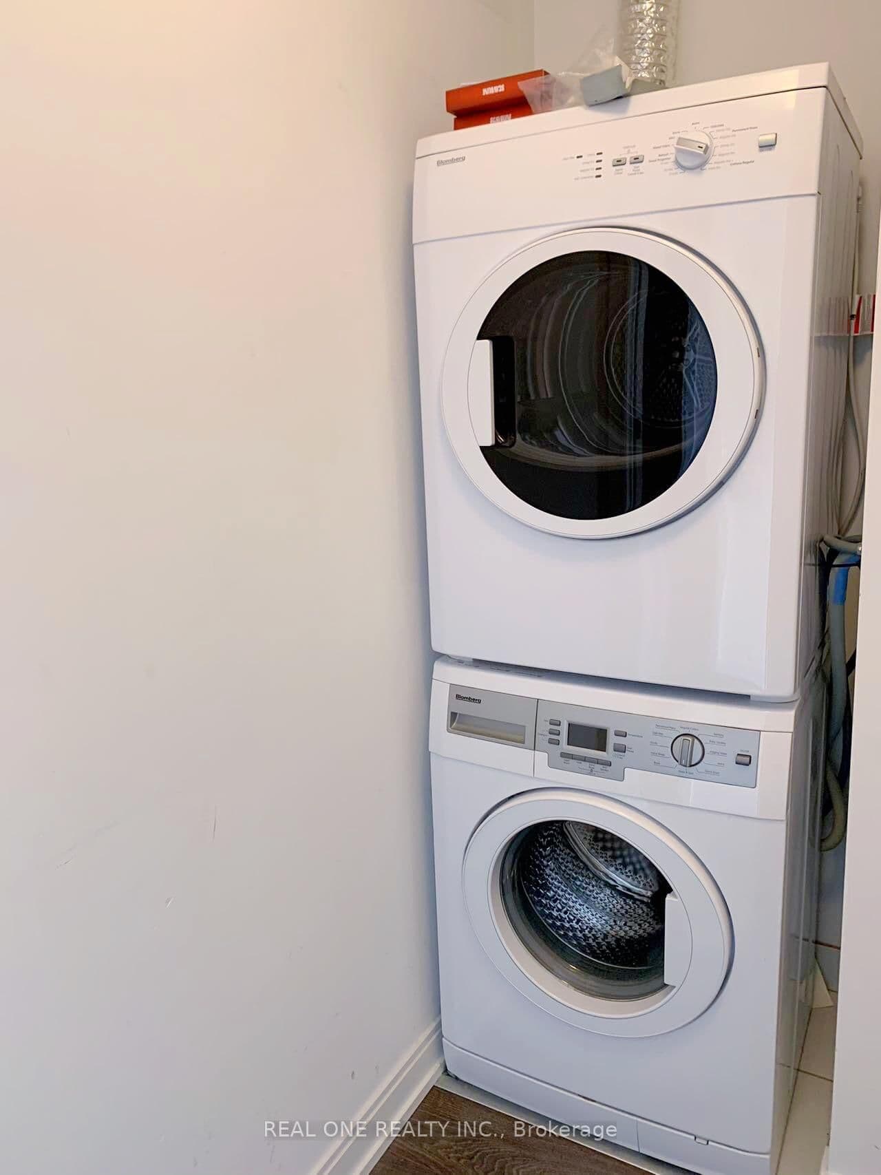 50 Charles Street E, Unit 1713 thumbnail 6