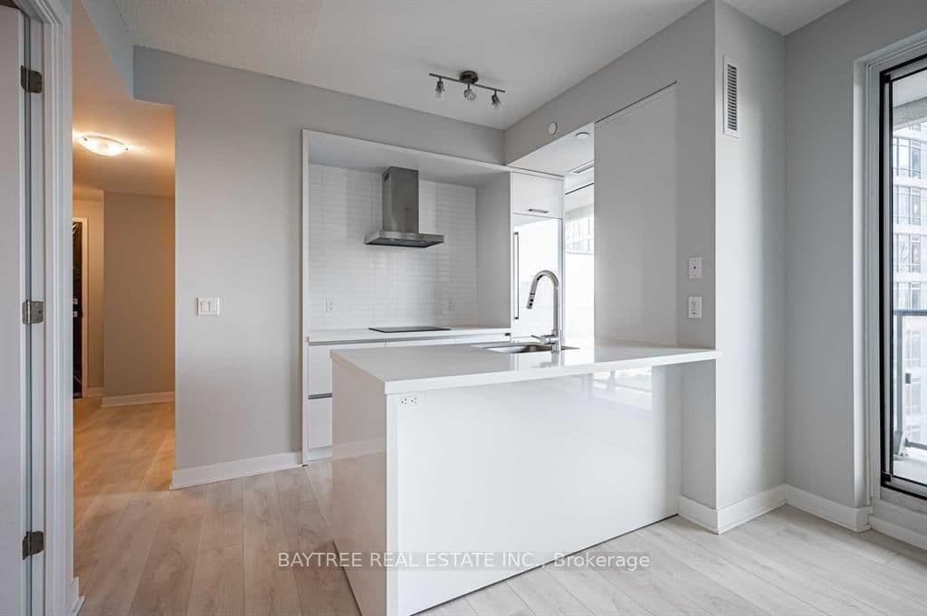 2221 Yonge Street, Unit 4008 thumbnail 6