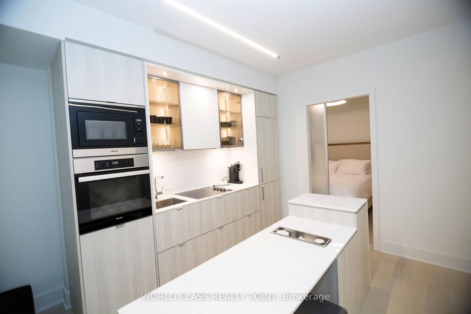 11 Yorkville Avenue, Unit 1807 thumbnail 28