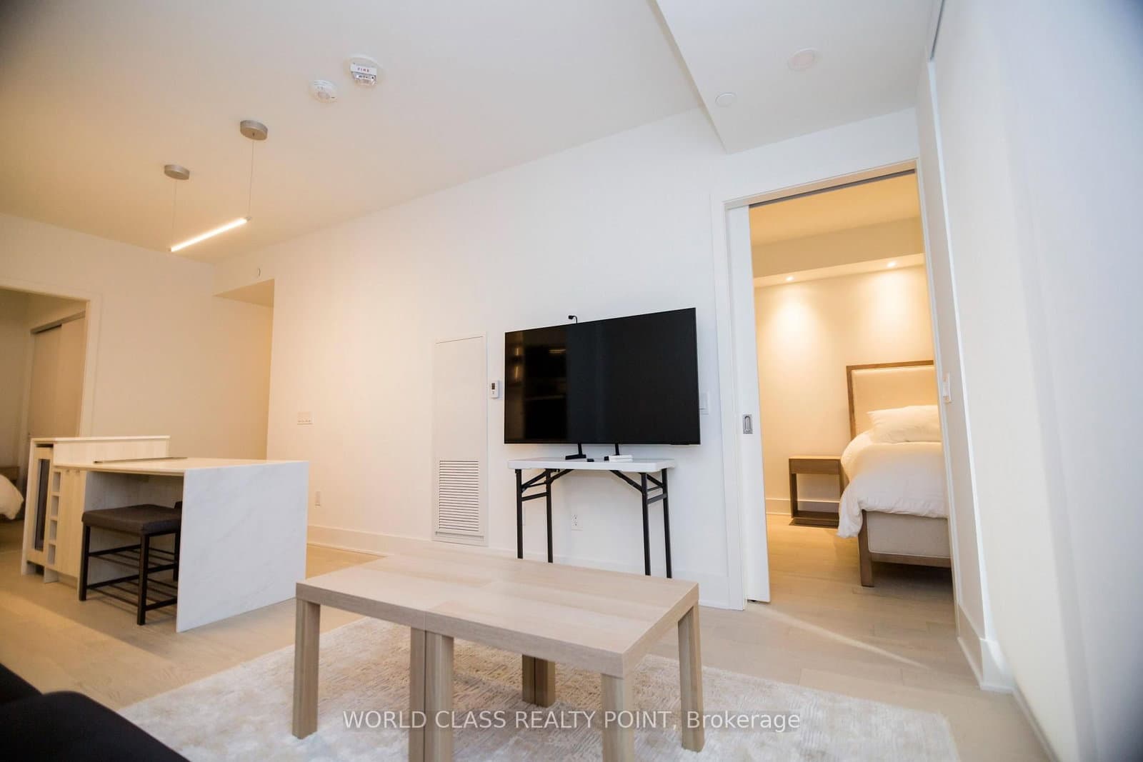 11 Yorkville Avenue, Unit 1807 thumbnail 32