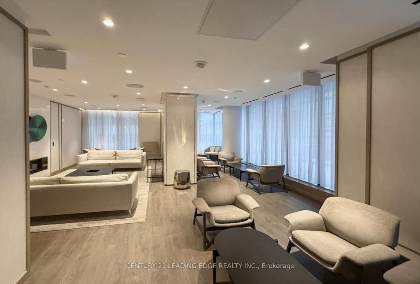 125 Blue Jays Way, Unit 3303 thumbnail 3