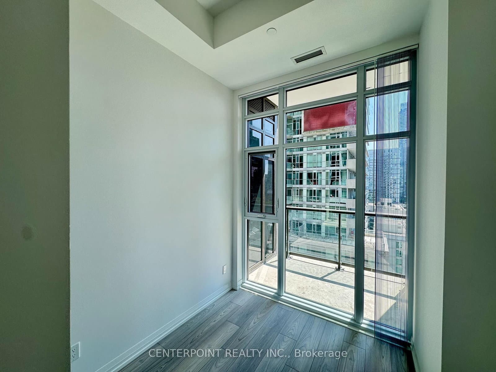 400 King Street W, Unit 1117 thumbnail 10