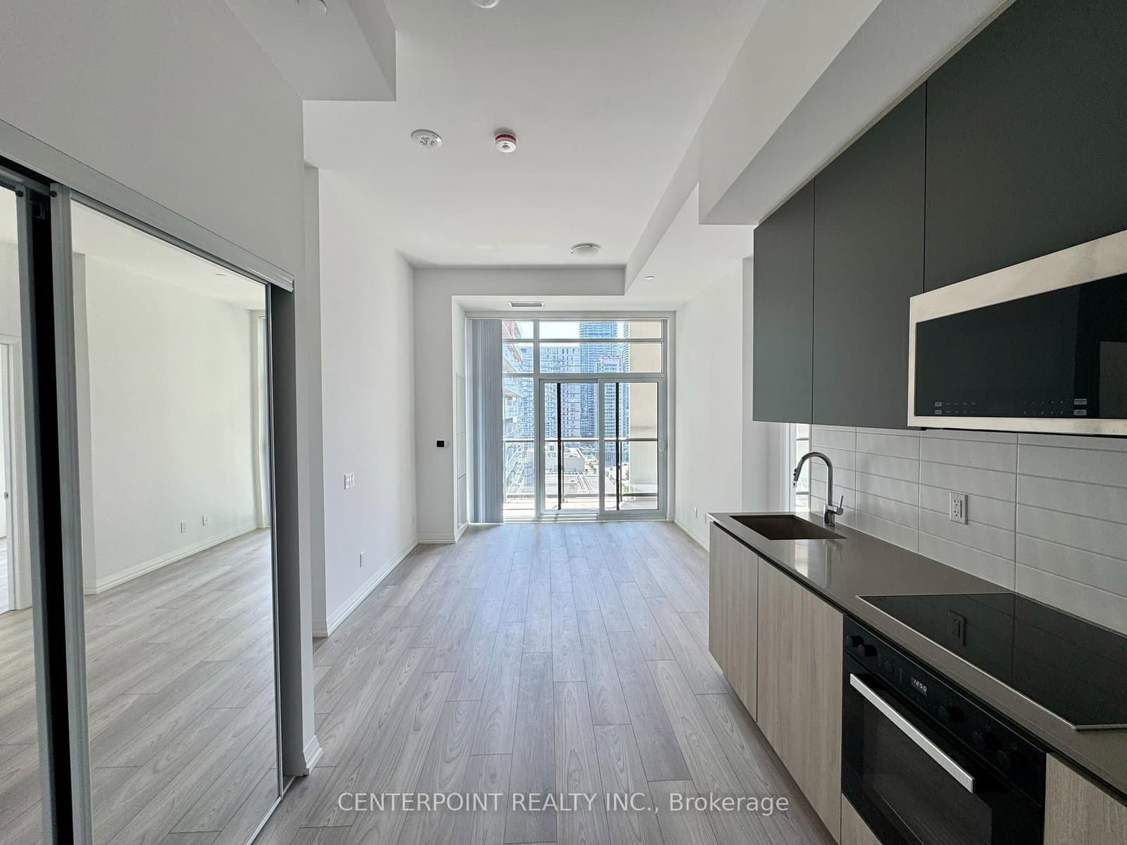 400 King Street W, Unit 1117 thumbnail 3