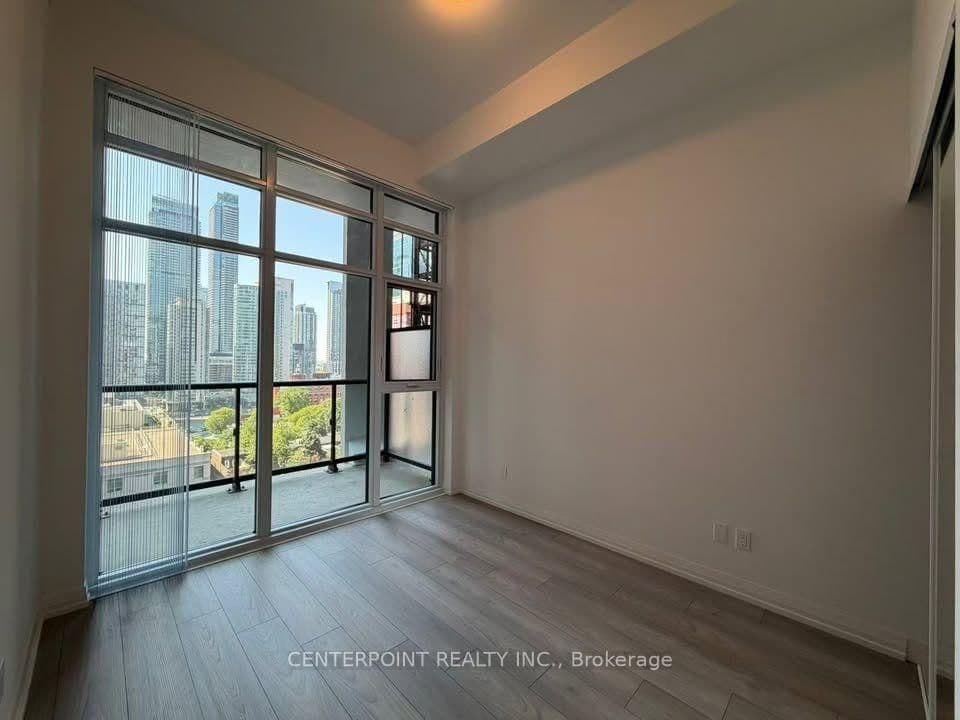 400 King Street W, Unit 1117 thumbnail 7