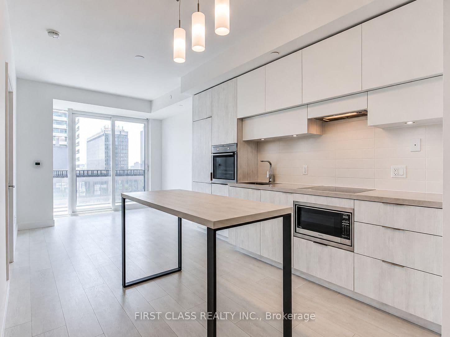 8 Eglinton Avenue E, Unit 612 thumbnail 9
