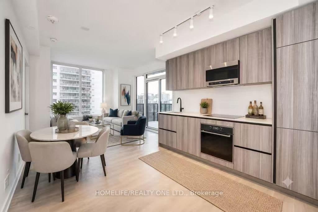 117 Broadway Avenue, Unit 1111 thumbnail 2